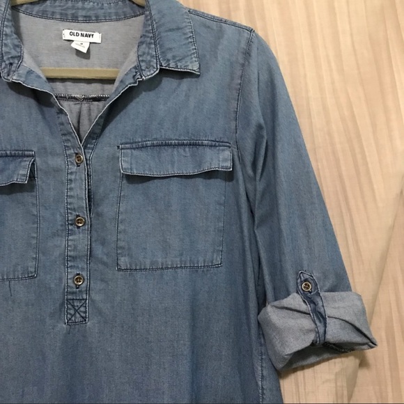 Old navy chambray relaxed top - Picture 2 of 5